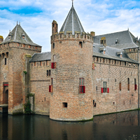 Of all castles in the Netherlands, This is probably the most known. It's a cute little place, very photogenic. Unfortunately the museum itself is not very informative.